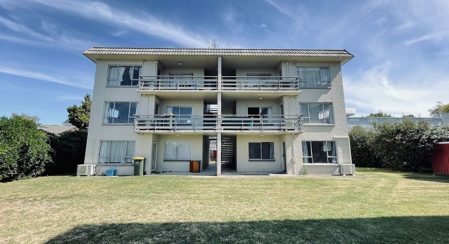  at 8 Anzac Parade, Hamilton City Central, Hamilton, Waikato