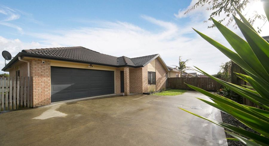  at 13 Woodbank Drive, Glen Eden, Waitakere City, Auckland