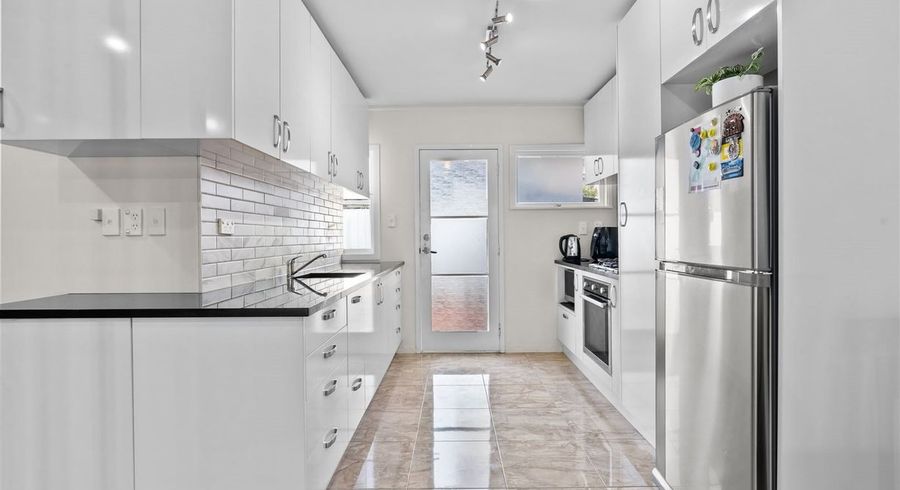  at 2/67 Park Avenue, Papatoetoe, Auckland