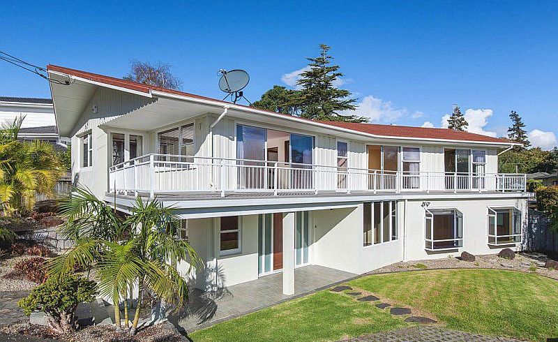  at 8 Dover Place, Remuera, Auckland