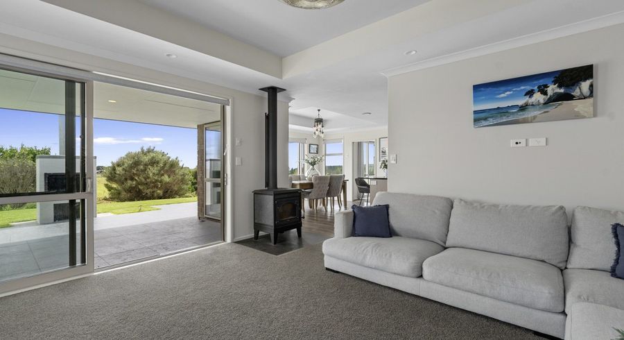  at 3 Betty May Drive, Pyes Pa, Tauranga
