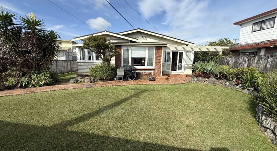  at 80 Golf Road, New Lynn, Auckland