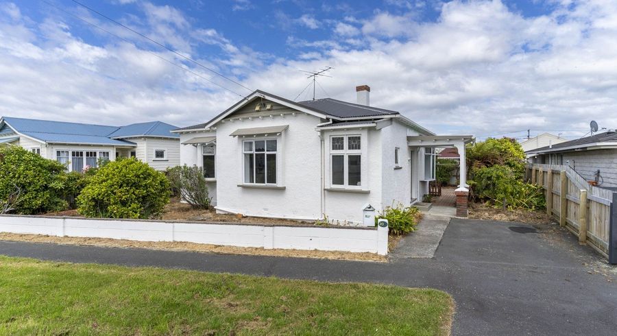  at 20 Royal Crescent, Saint Kilda, Dunedin, Otago