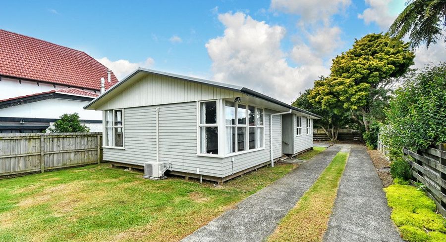  at 15 Racecourse Road, Waiuku, Waiuku
