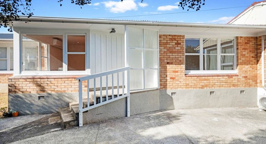  at 2/16 Britton Avenue, Mount Roskill, Auckland