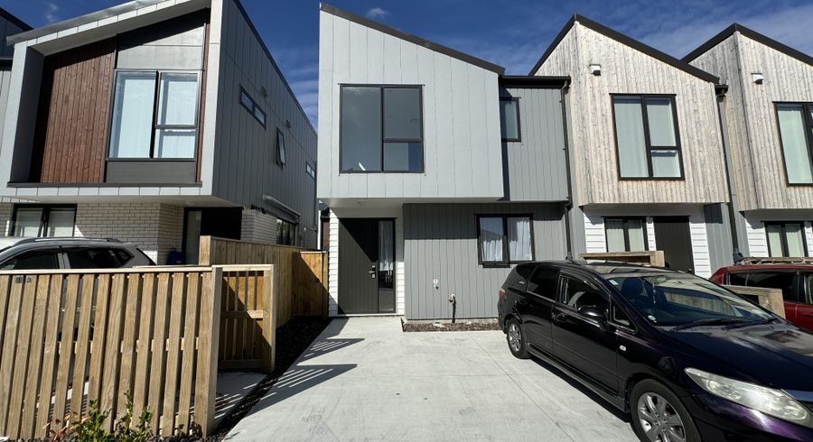  at 15 Mahalo Avenue, Wiri, Manukau City, Auckland