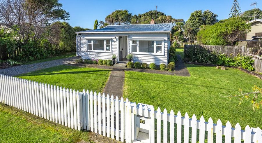  at 37 Waimea Road, Waikanae Beach, Waikanae