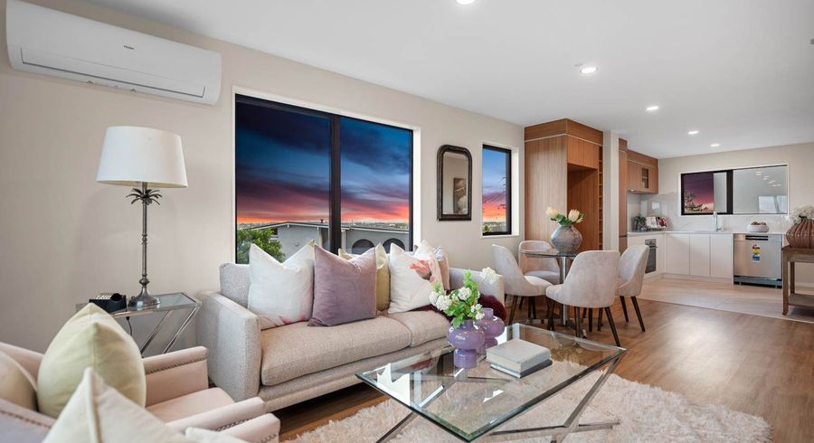  at 18/929-933 East Coast Road, Torbay, North Shore City, Auckland