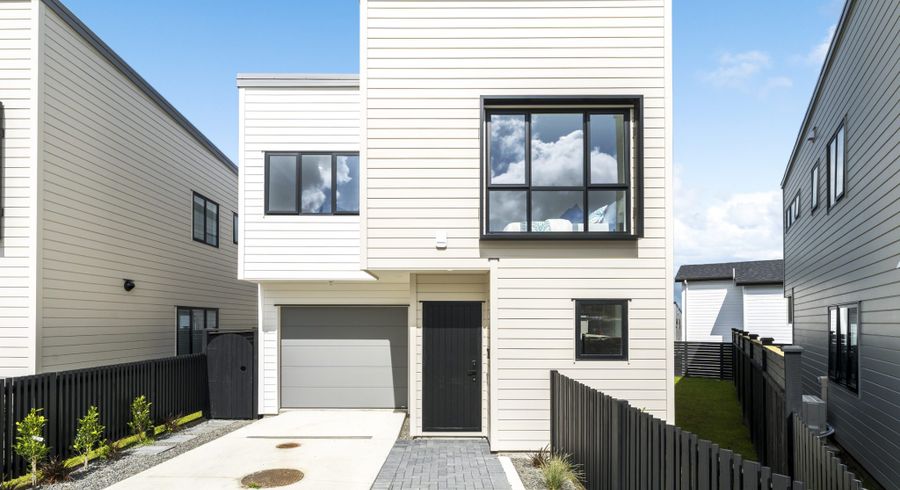  at 10 Whiteywood Street, Westgate, Waitakere City, Auckland