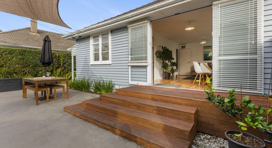  at 7 Camden Street, Vogeltown, New Plymouth