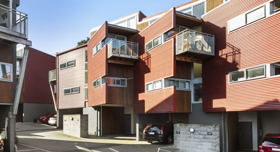  at 9/2 Onslow Road, Khandallah, Wellington