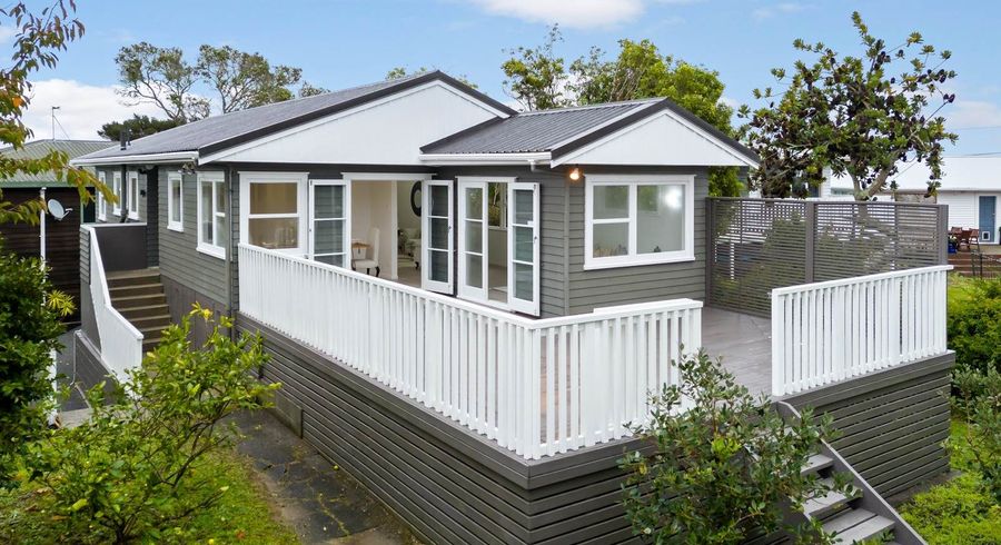  at 2/1 Stanley Road, Glenfield, North Shore City, Auckland