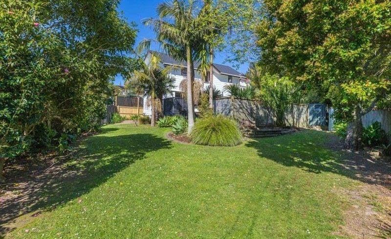  at 2/26 Capilano Place, Glenfield, North Shore City, Auckland