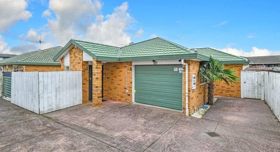  at 2/94 Pah Road, Papatoetoe, Auckland