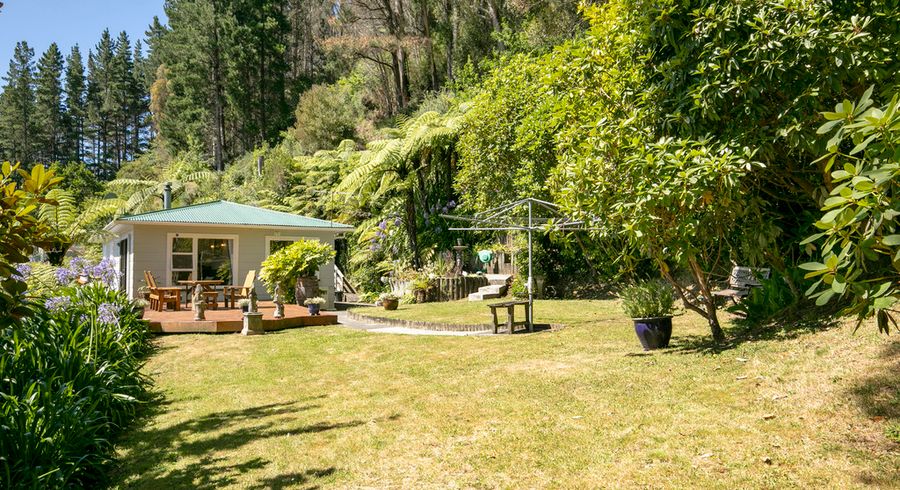  at 284 Moores Valley Road, Wainuiomata, Lower Hutt