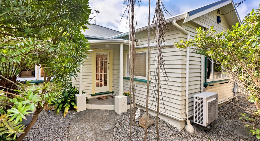  at 318 Karori Road, Karori, Wellington, Wellington