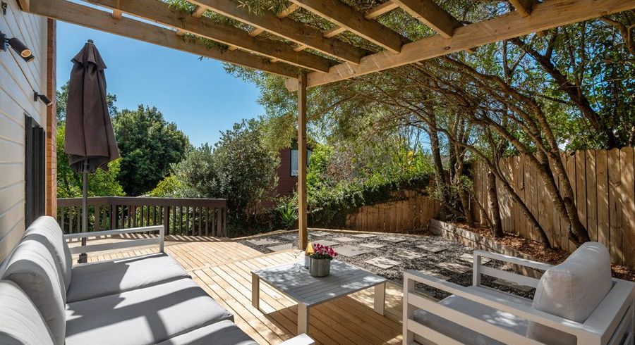  at 2/12 Helicon Place, Tōtara Vale, Auckland