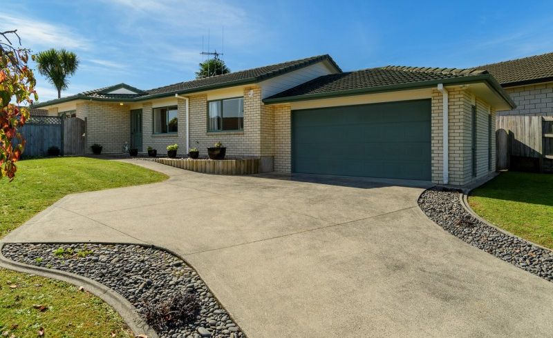  at 8 Brackenburn Drive, Ohauiti, Tauranga