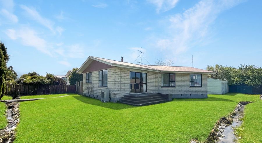  at 82 Hoods Road, Ashburton