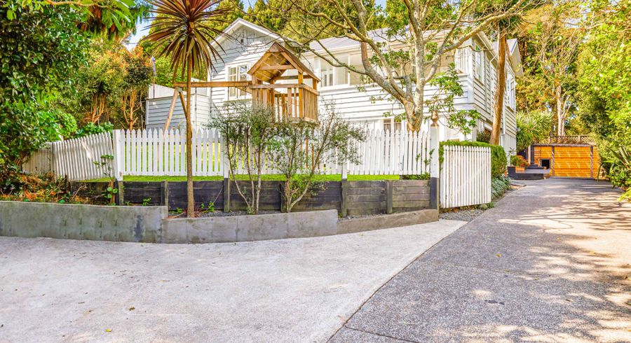 at 88 Woodlands Park Road, Titirangi, Auckland