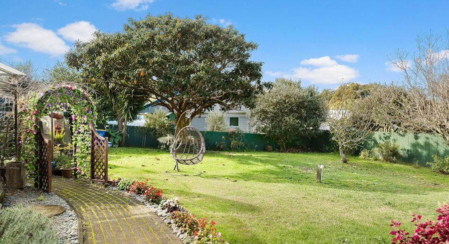  at 9 Stanaway Street, Hillcrest, Auckland