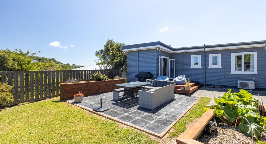  at 8 Lyndfield Lane, Newlands, Wellington, Wellington