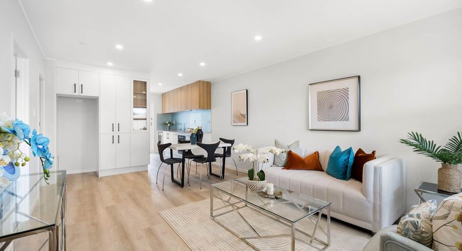  at 2/60 Holly Street, Avondale, Auckland