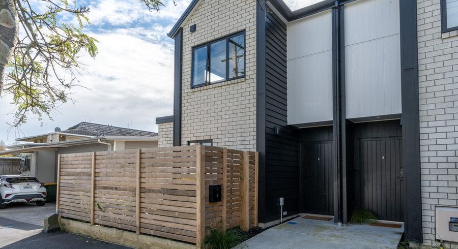  at 1/12 Charlemont Street, Whitiora, Hamilton