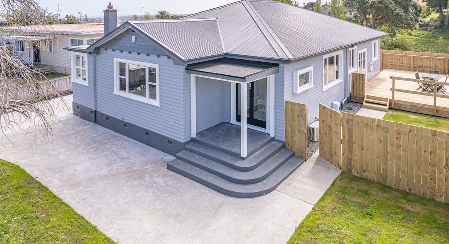  at 8 West Way, Durie Hill, Whanganui