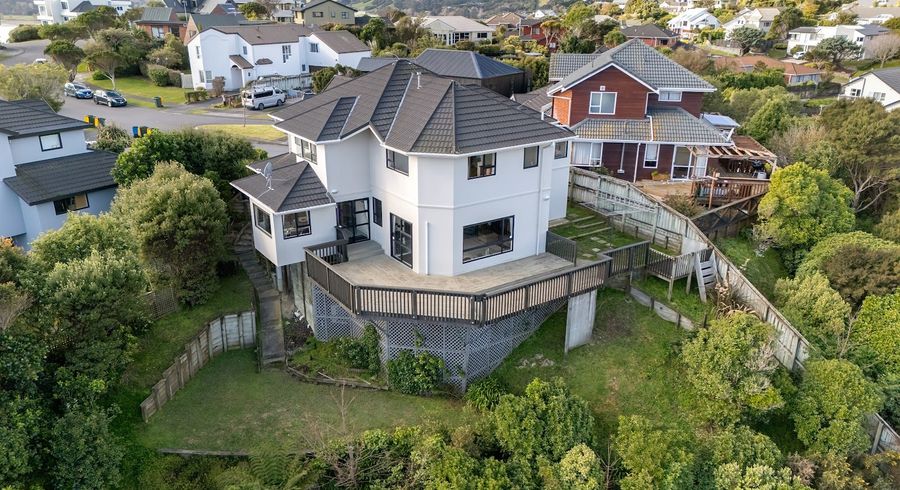  at 60 Molyneux Close, Whitby, Porirua, Wellington