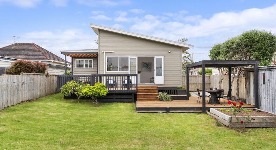  at 64 Beach Haven Road, Beach Haven, Auckland