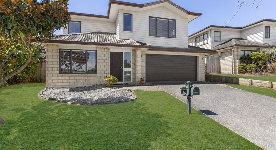  at 12 Valderama Drive, Flat Bush, Manukau City, Auckland