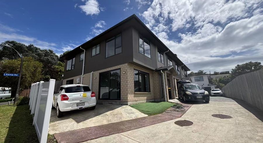  at Massey, Waitakere City, Auckland