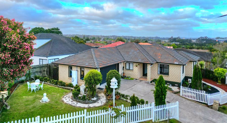  at 8 Westglen Place, Ranui, Auckland