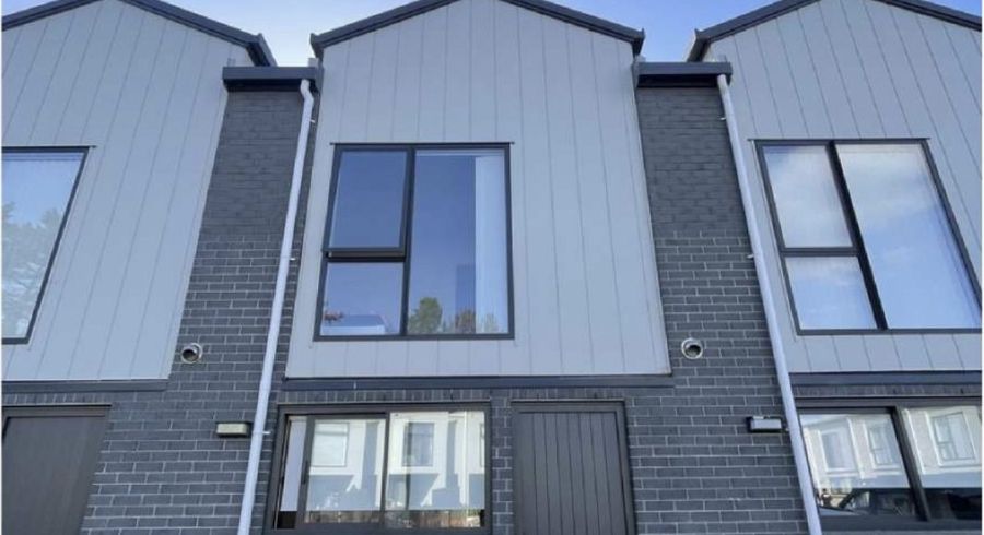  at 28 Whai Hua Lane, Mangere Bridge, Manukau City, Auckland