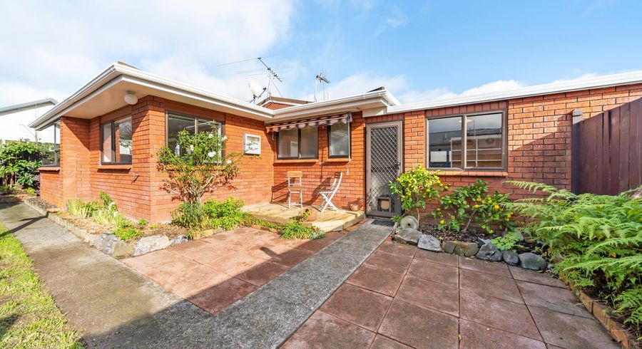  at 1/11 California Drive, Totara Park, Upper Hutt