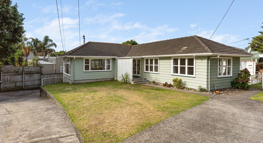  at 9 Bluegum Road, Paraparaumu Beach, Paraparaumu