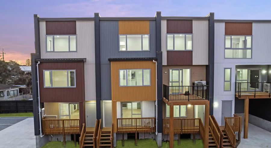  at 8 Reeves Avenue, Papatoetoe, Manukau City, Auckland