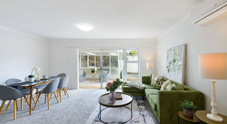  at 2/15 Dunraven Place, Torbay, North Shore City, Auckland