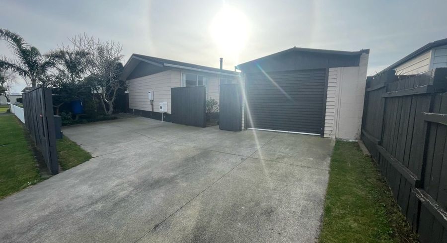  at 215 Parklands Avenue, Bell Block, New Plymouth, Taranaki