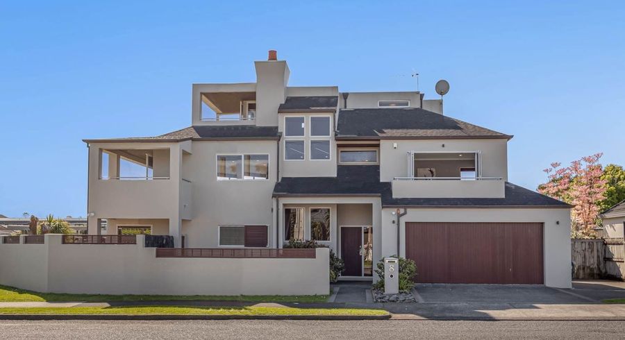  at 8 Devon Road, Bucklands Beach, Auckland