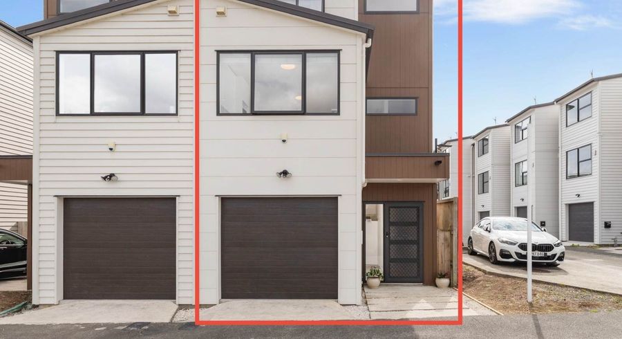  at 17 Bloom Crescent, Sunnyvale, Waitakere City, Auckland