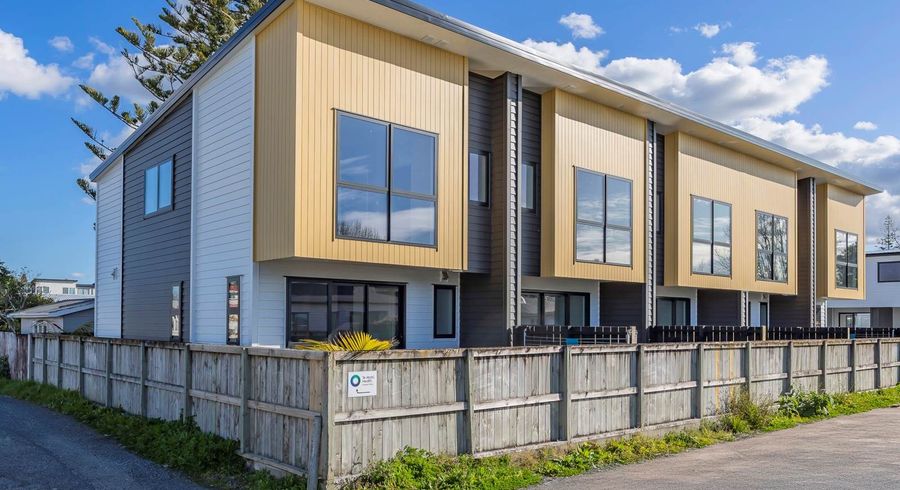  at 7/21 Peachgrove Road, Te Atatu Peninsula, Waitakere City, Auckland