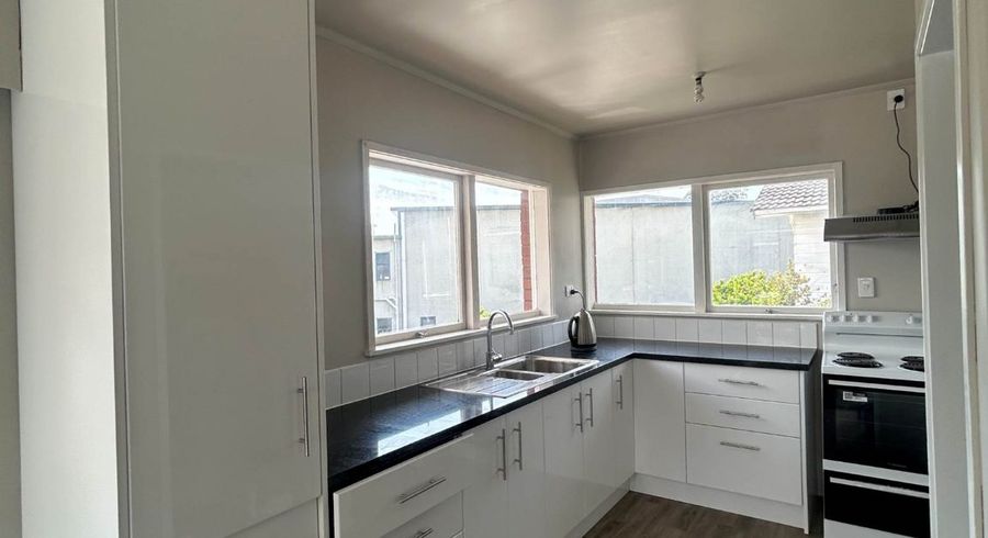  at 2/99 Hillside Road, Glenfield, North Shore City, Auckland