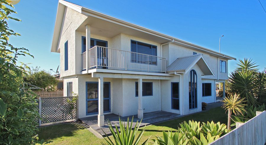 at 69 Meeanee Quay, Westshore, Napier