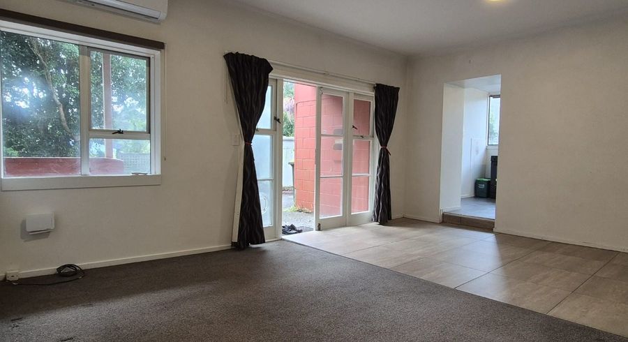  at 1A Lauderdale Road, Birkdale, North Shore City, Auckland