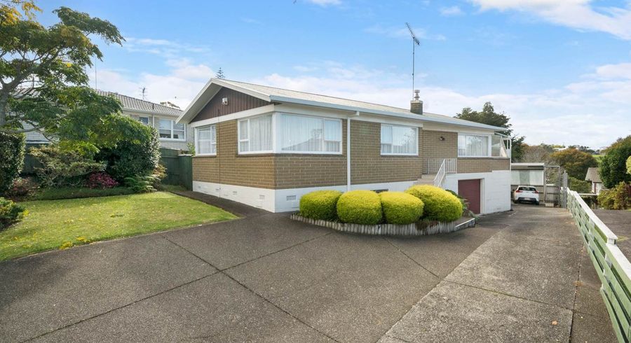  at 60 Bentley Avenue, Glenfield, Auckland