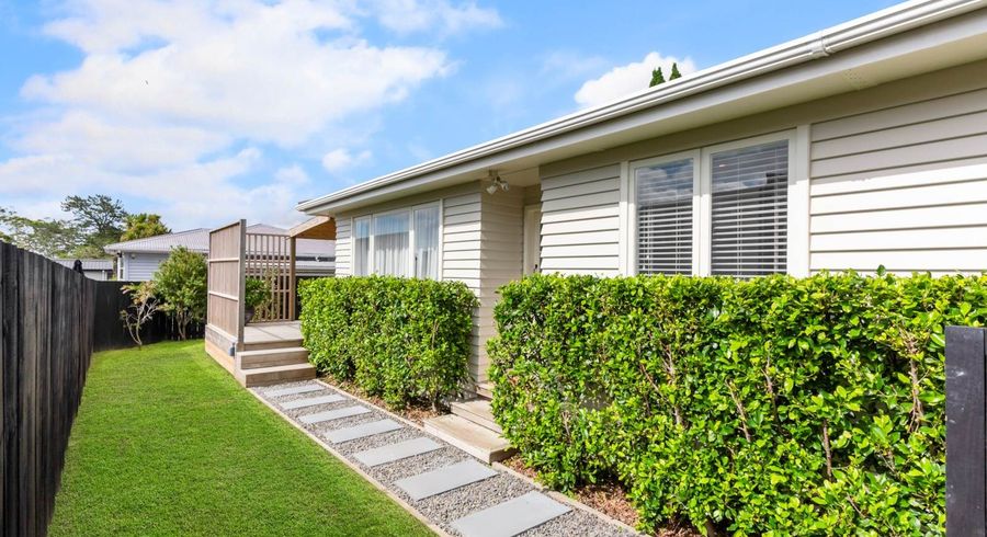  at 2/99 Hobsonville Road, West Harbour, Waitakere City, Auckland