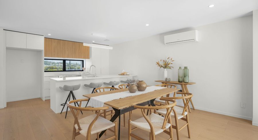  at 2/10 Pascoe Avenue , Paremata, Porirua, Wellington