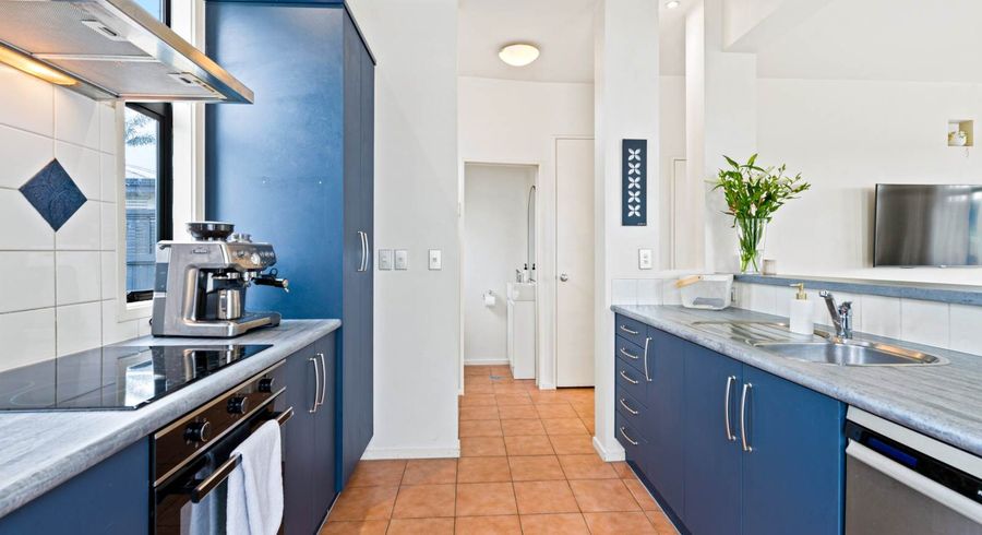  at 83/2 Armoy Drive, East Tamaki, Manukau City, Auckland